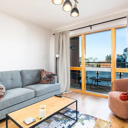 Chic 2-bed Flat With River Liffey Views - 12 Mins To Grand Canal Dock Station شقة دبلن