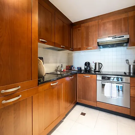 Apartman Chic 2-bed Flat With River Liffey Views - 12 Mins To Grand Canal Dock Station *